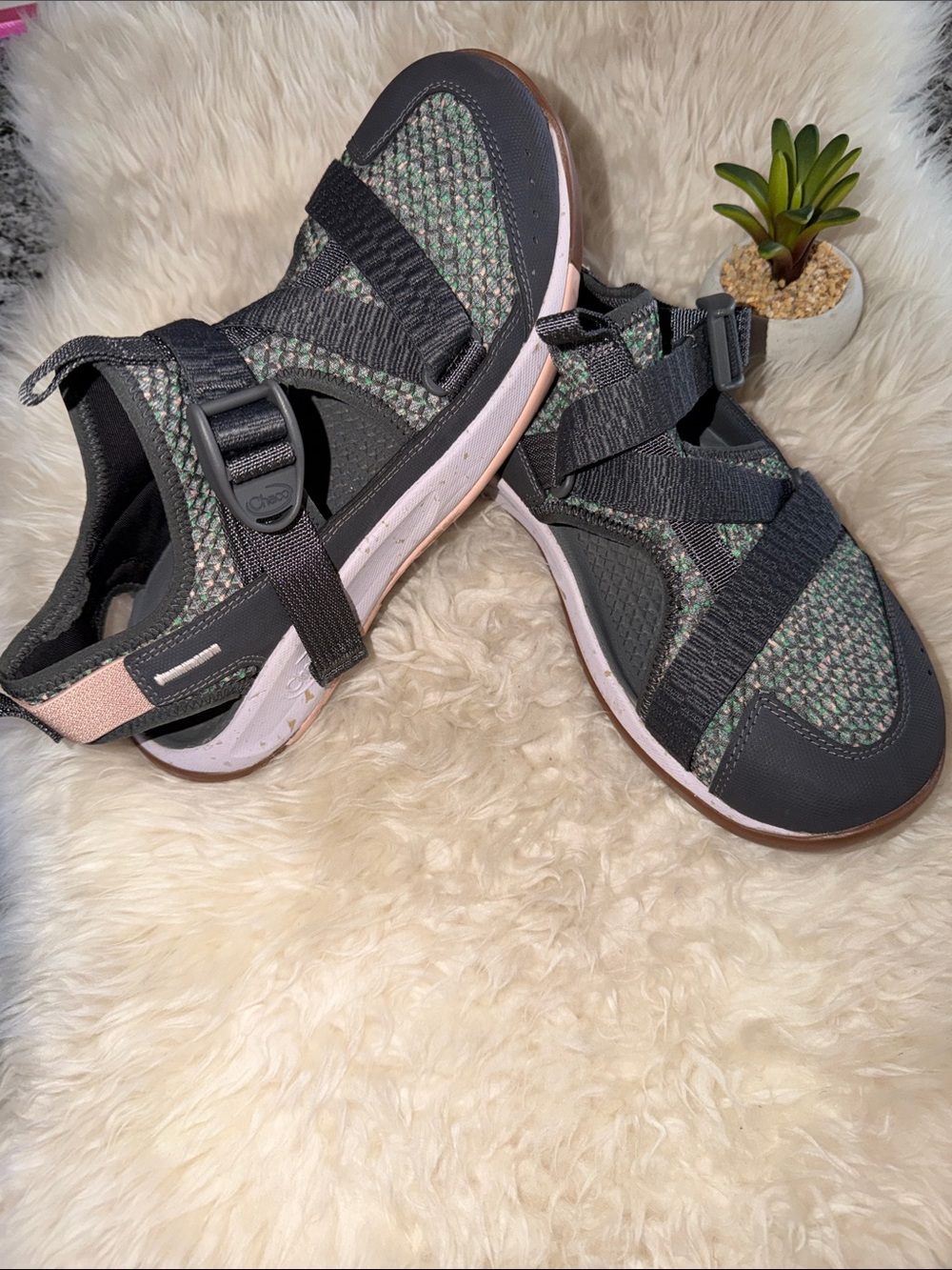 Chaco Odyssey Mist Quail Vegan Comfortable Water Hiking Sandals EUC